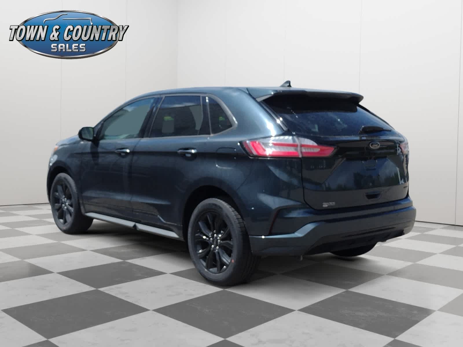 2024 Ford Edge SE photo 5