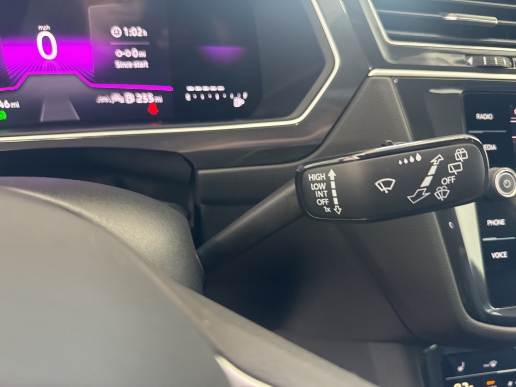 2024 Volkswagen Tiguan SE R-Line Black photo 17