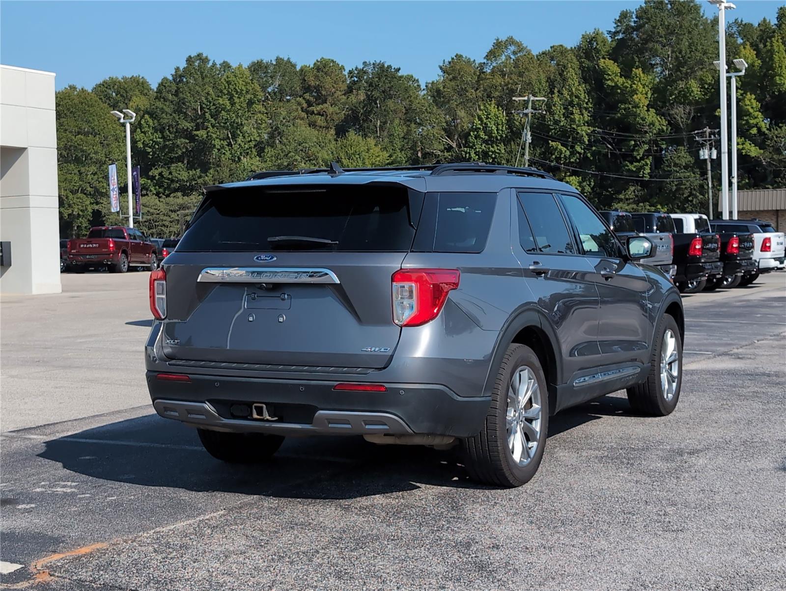 2022 Ford Explorer XLT photo 2
