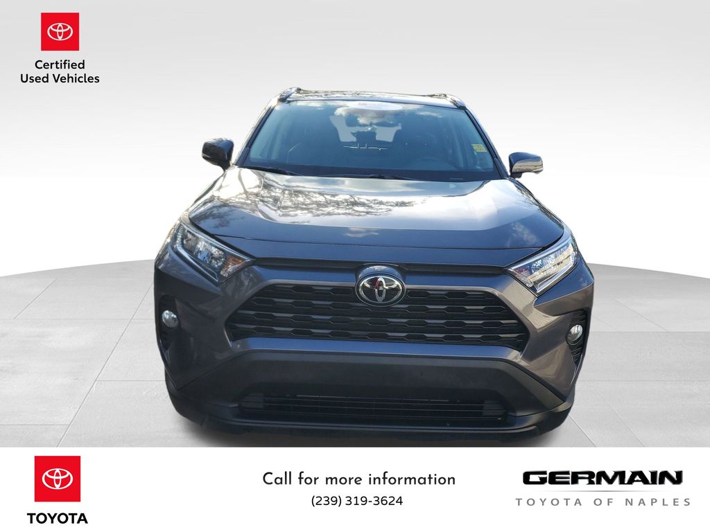 2021 Toyota RAV4 XLE photo 2