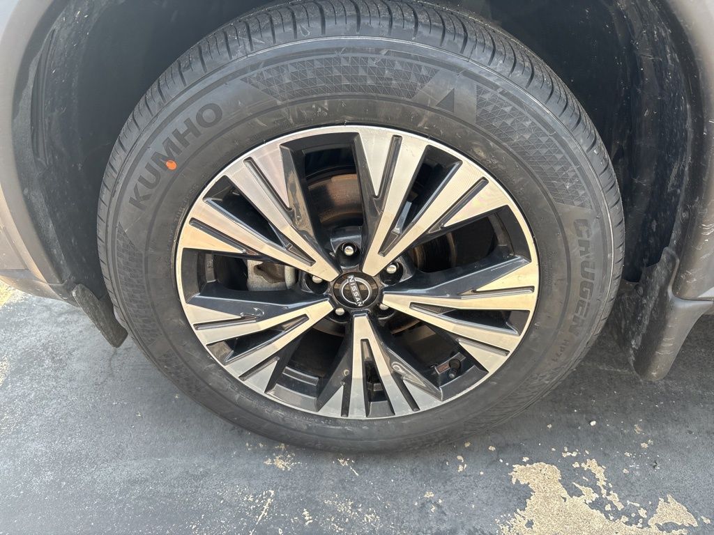 2023 Nissan Rogue SV photo 14
