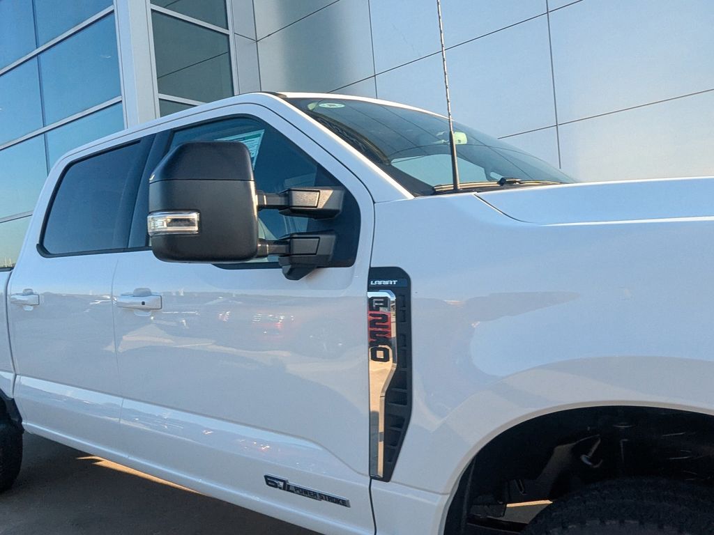 2025 Ford F-250 Lariat photo 11