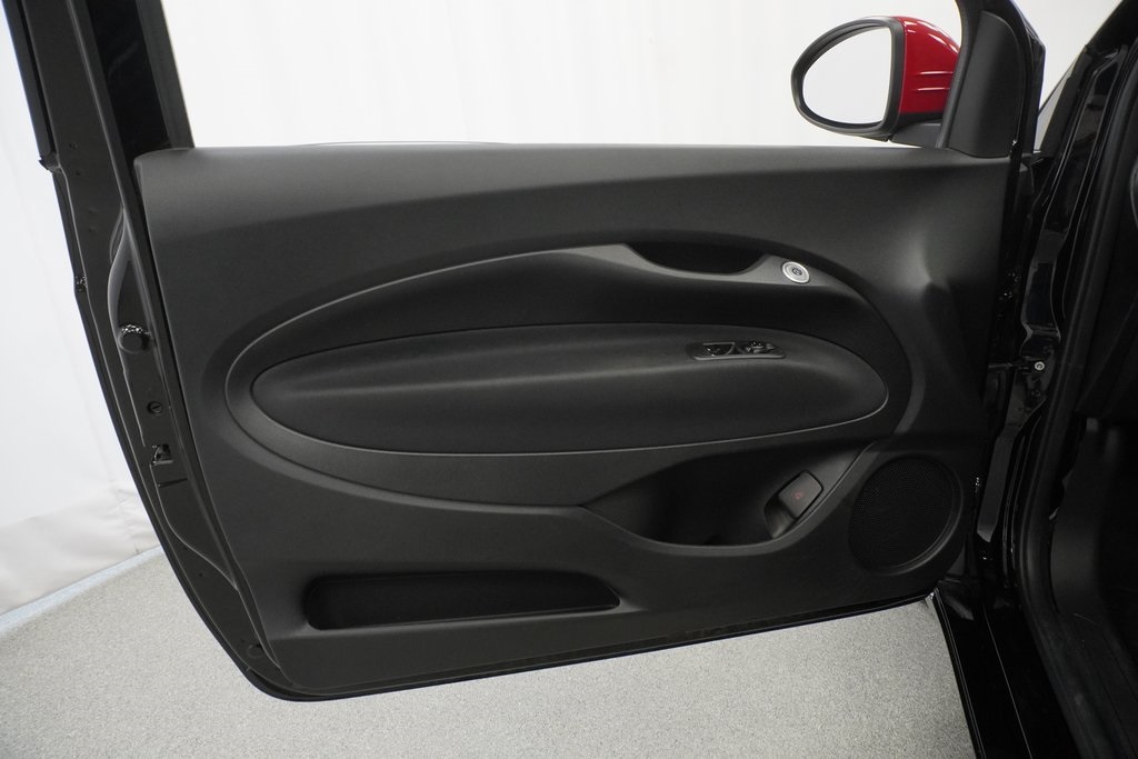 2024 Fiat 500e Red photo 26