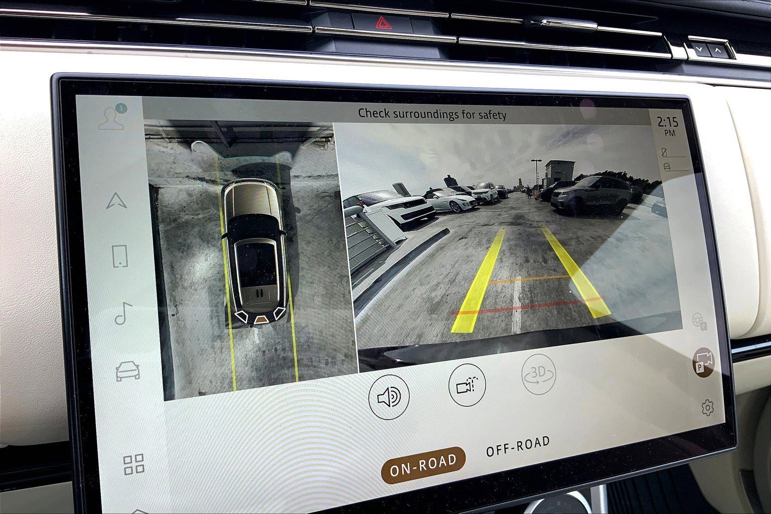 2023 Land Rover Range Rover SE photo 14