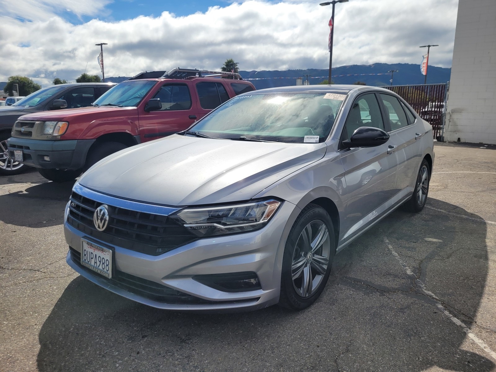 2020 Volkswagen Jetta R-Line photo 2