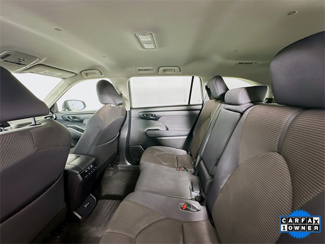 2023 Toyota Highlander L photo 21