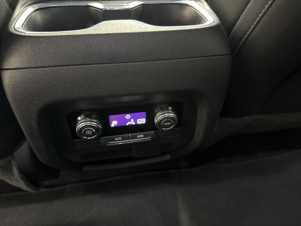 2025 Gmc Acadia Elevation photo 26