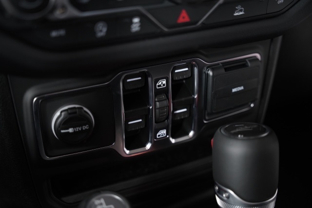 2025 Jeep Gladiator Sport photo 11