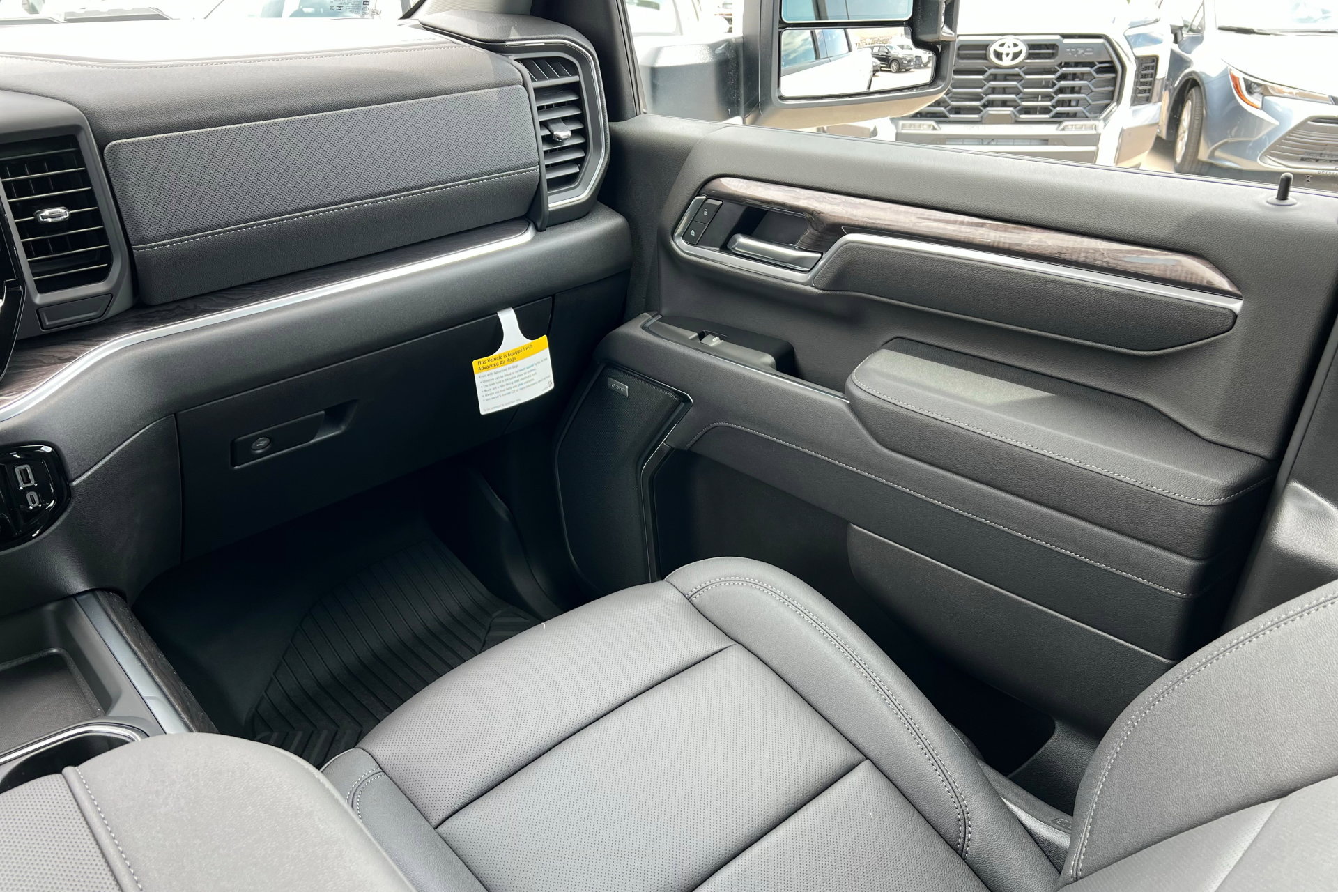 2025 Chevrolet Silverado 3500HD LTZ photo 10
