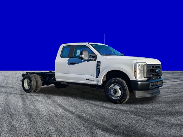 2026 Ford F-350 XL photo 2