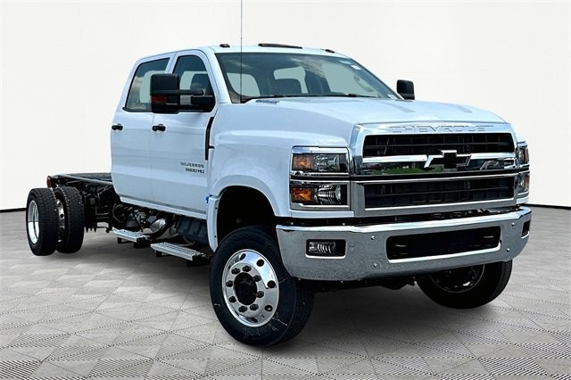 2025 Chevrolet Silverado 6500 HD Work Truck