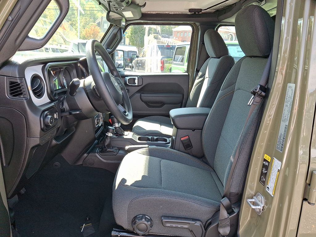 2025 Jeep Wrangler Sport photo 10