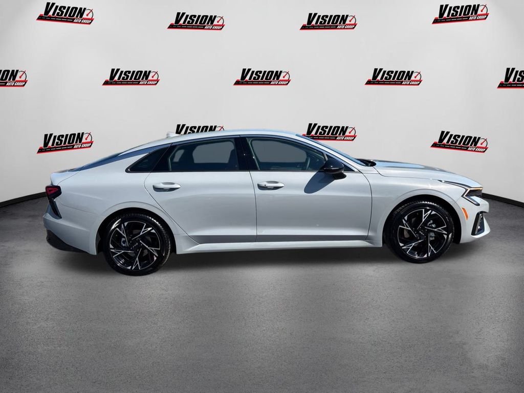2026 Kia K5 GT-Line photo 4
