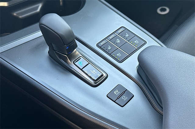 2025 Lexus UX Premium photo 18