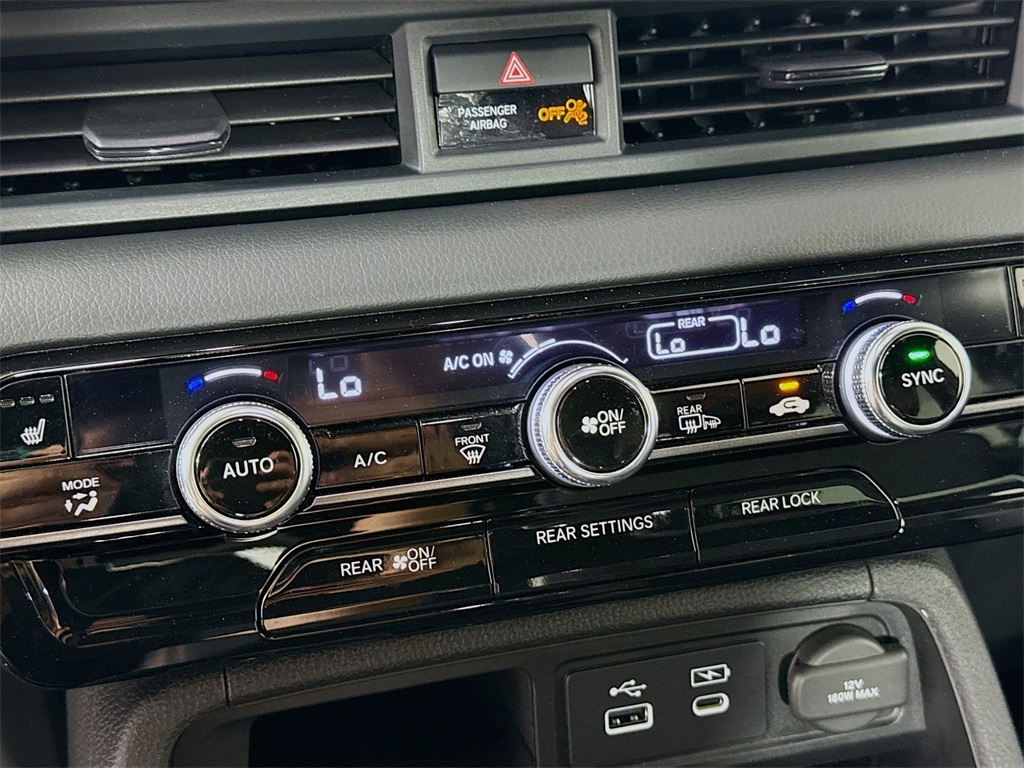 2024 Honda Pilot TrailSport photo 17