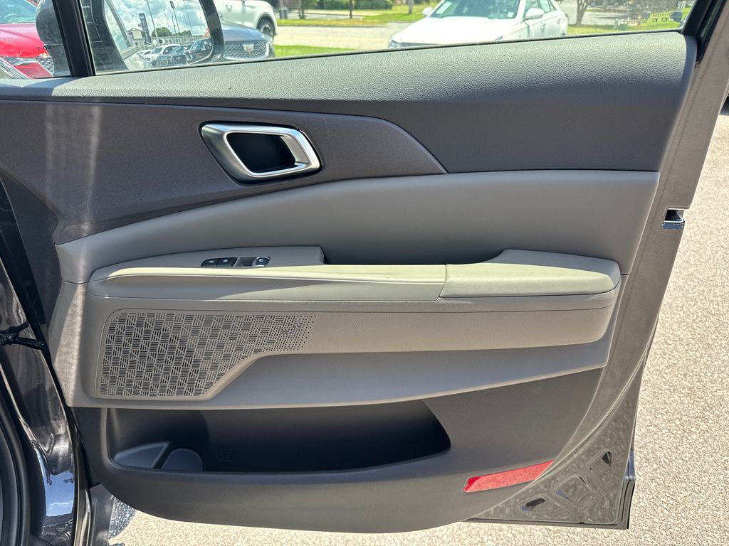 2025 Kia Carnival EX photo 13