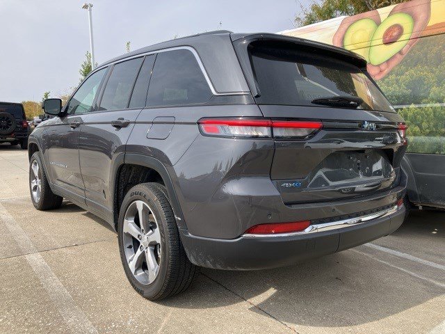 2022 Jeep Cherokee Limited 4xe photo 3