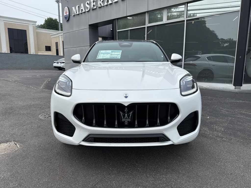 2025 Maserati Grecale photo 8