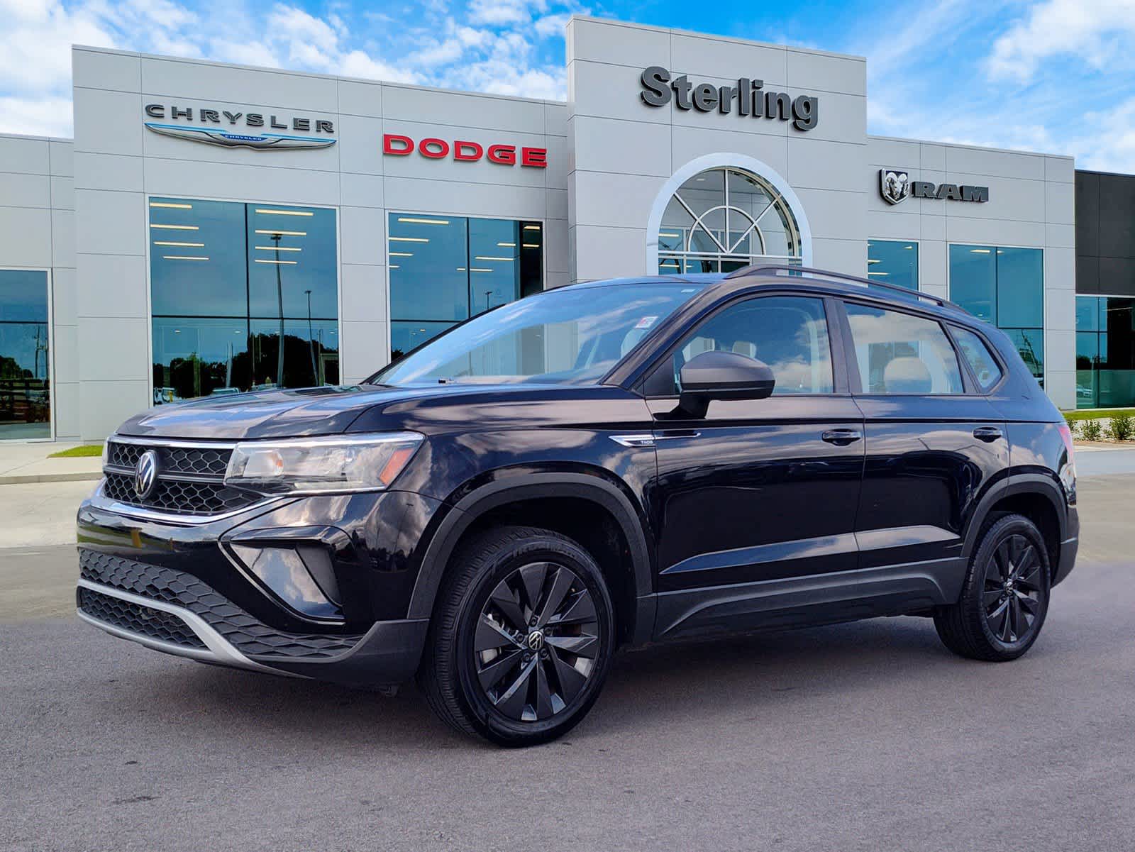 2024 Volkswagen Taos S's photo