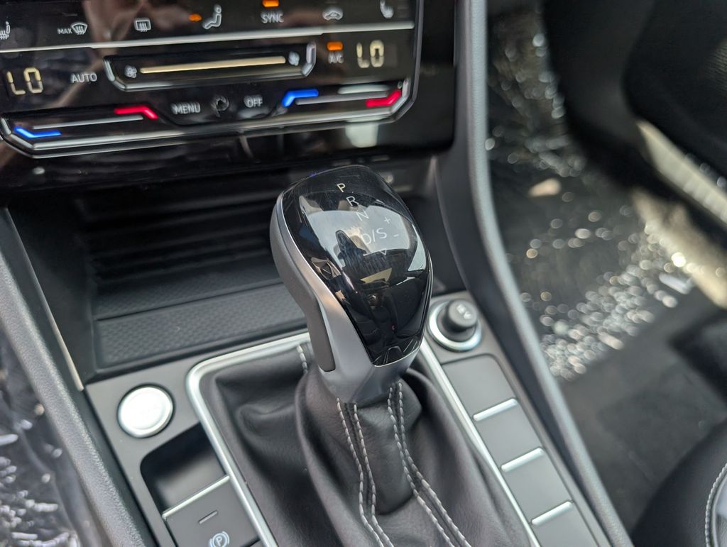 2025 Volkswagen Jetta 1.5T SE photo 11