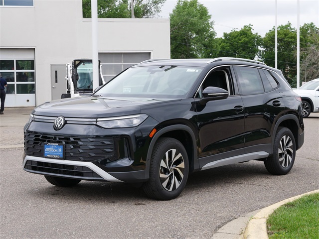 2025 Volkswagen Tiguan S photo 2