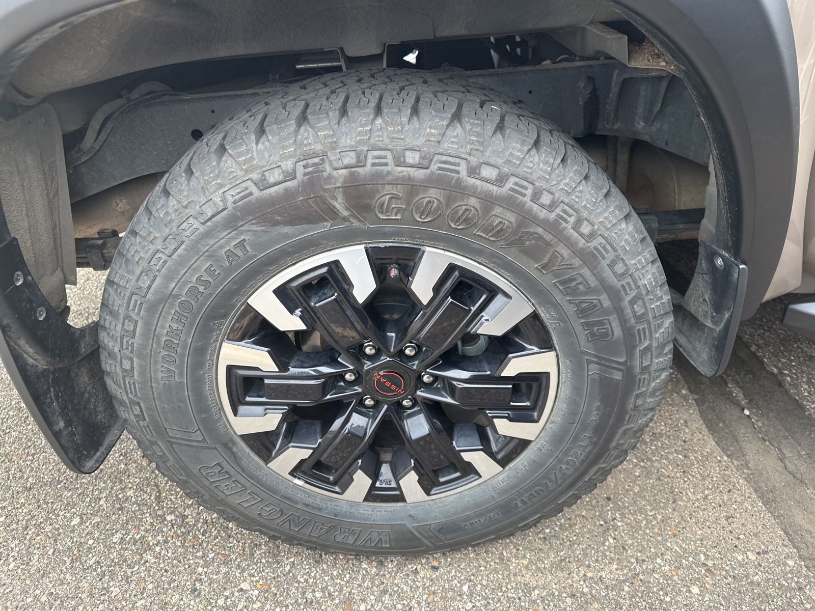 2023 Nissan Frontier PRO-4X photo 3