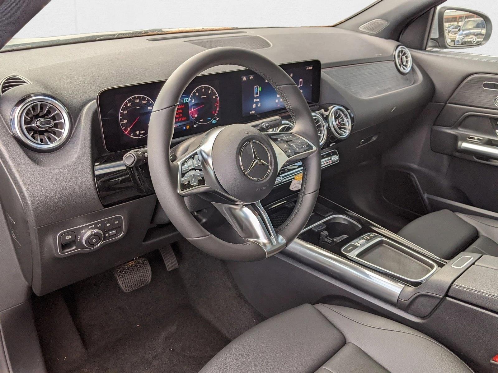 2026 Mercedes Benz GLA 250 4MATIC photo 3