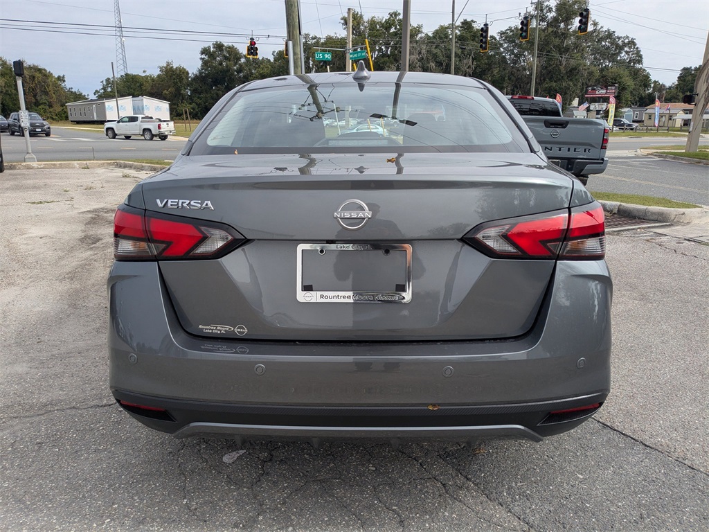 2025 Nissan Versa 1.6 SV photo 4