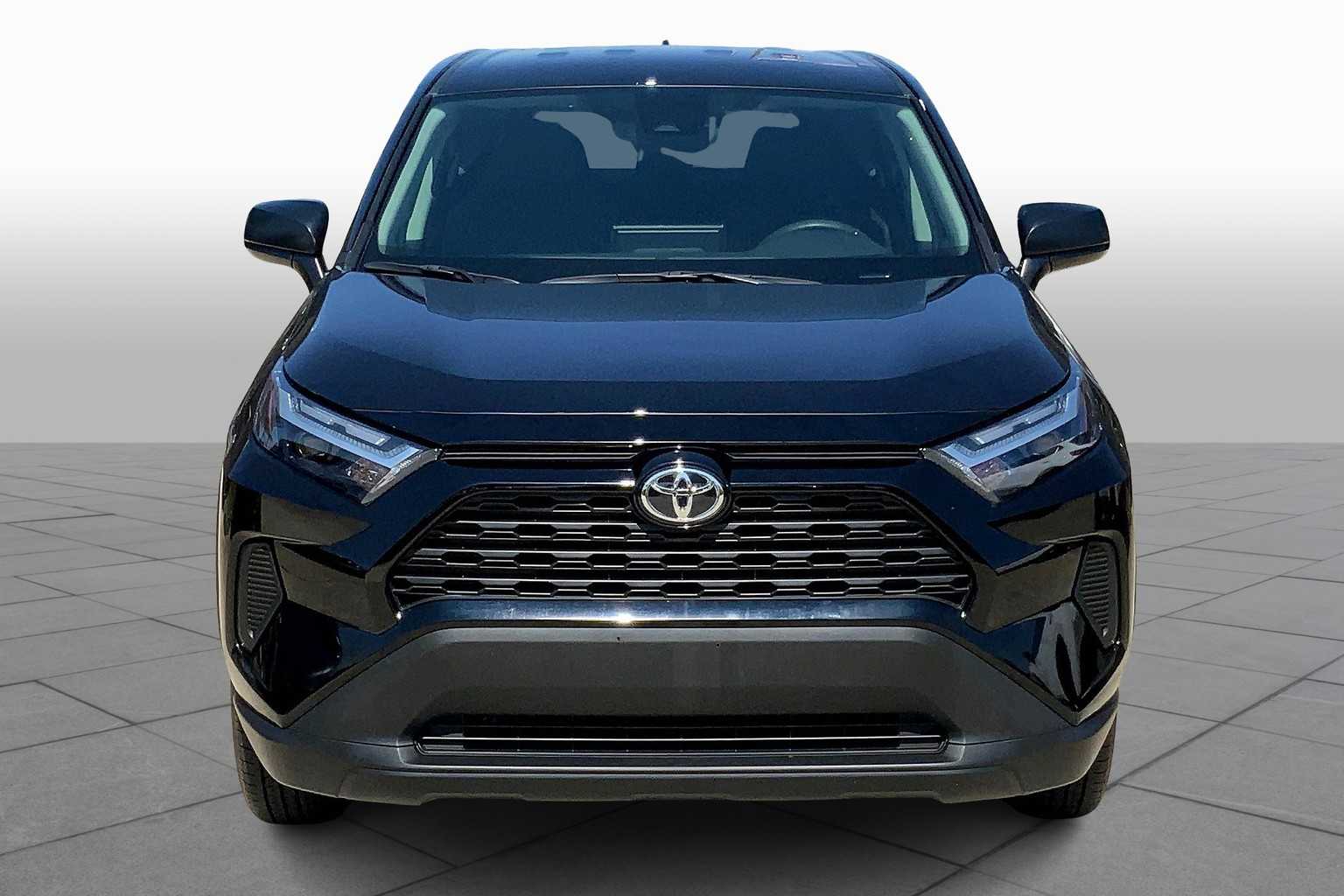 2025 Toyota RAV4 LE photo 3