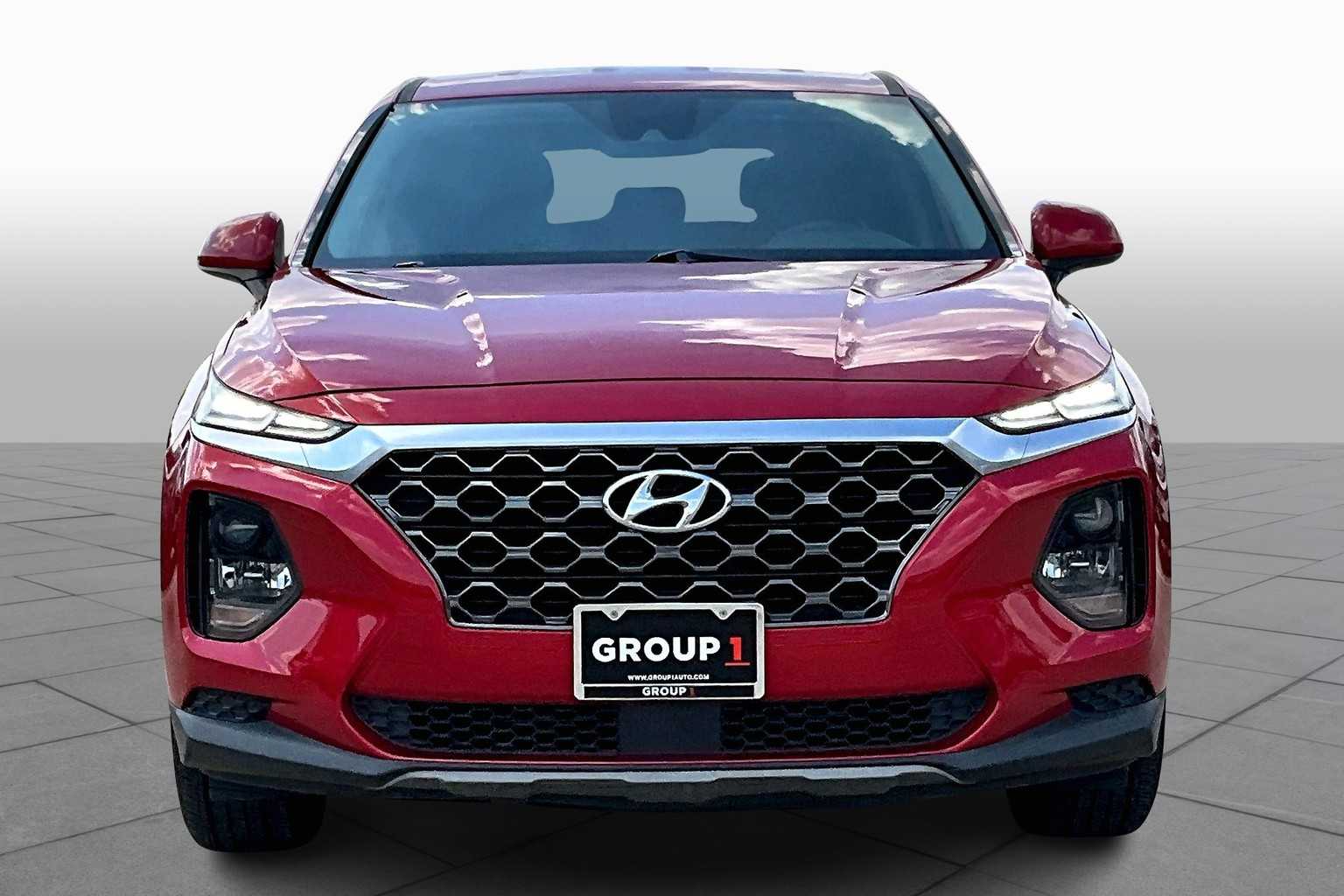 2020 Hyundai Santa Fe SE photo 3