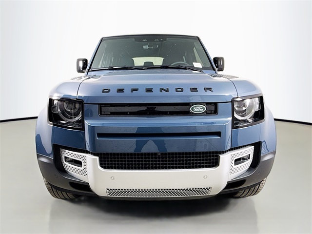 2025 Land Rover Defender 110 S photo 2