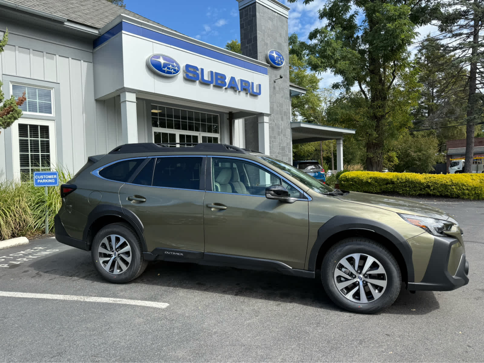 2025 Subaru Outback Premium photo 3