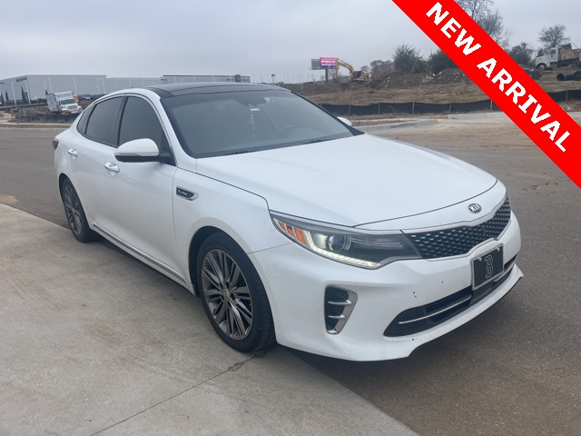 2016 Kia Optima SXL's photo