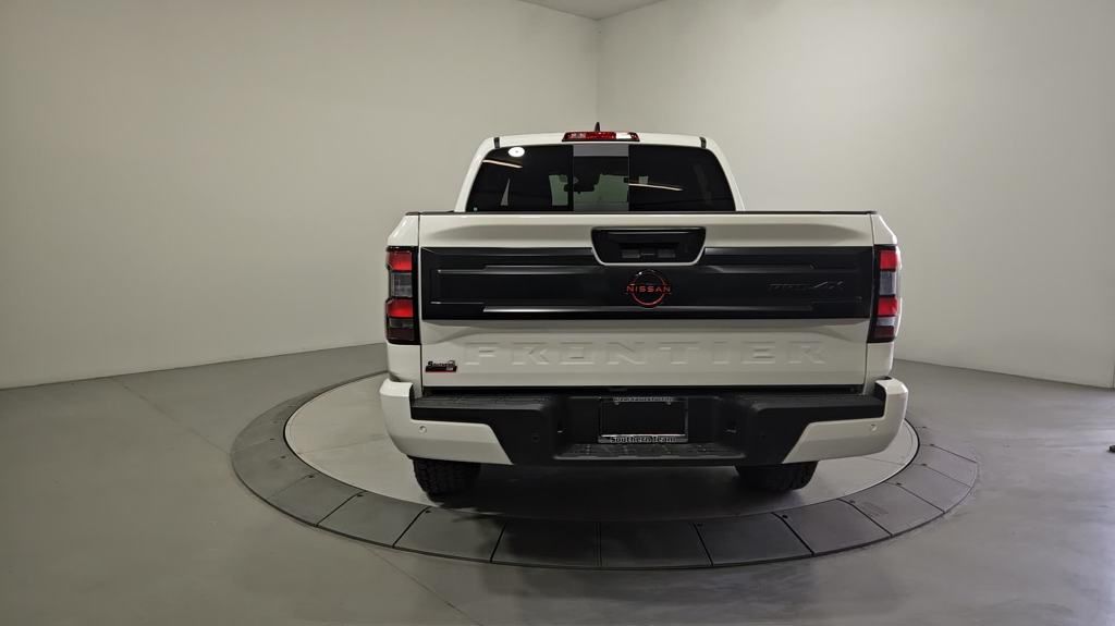 2025 Nissan Frontier PRO-4X photo 4