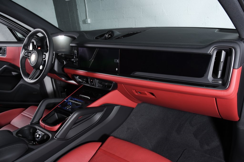 2026 Porsche Cayenne S photo 16