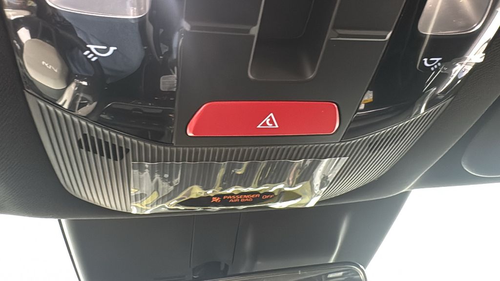 2025 Kia K4 GT-Line photo 25