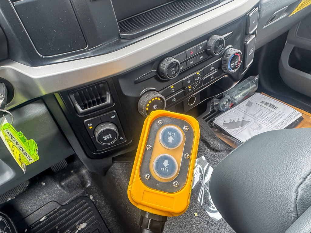 2025 FORD F-450 - Image 20