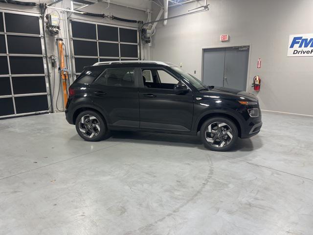 2026 Hyundai Venue SEL's photo