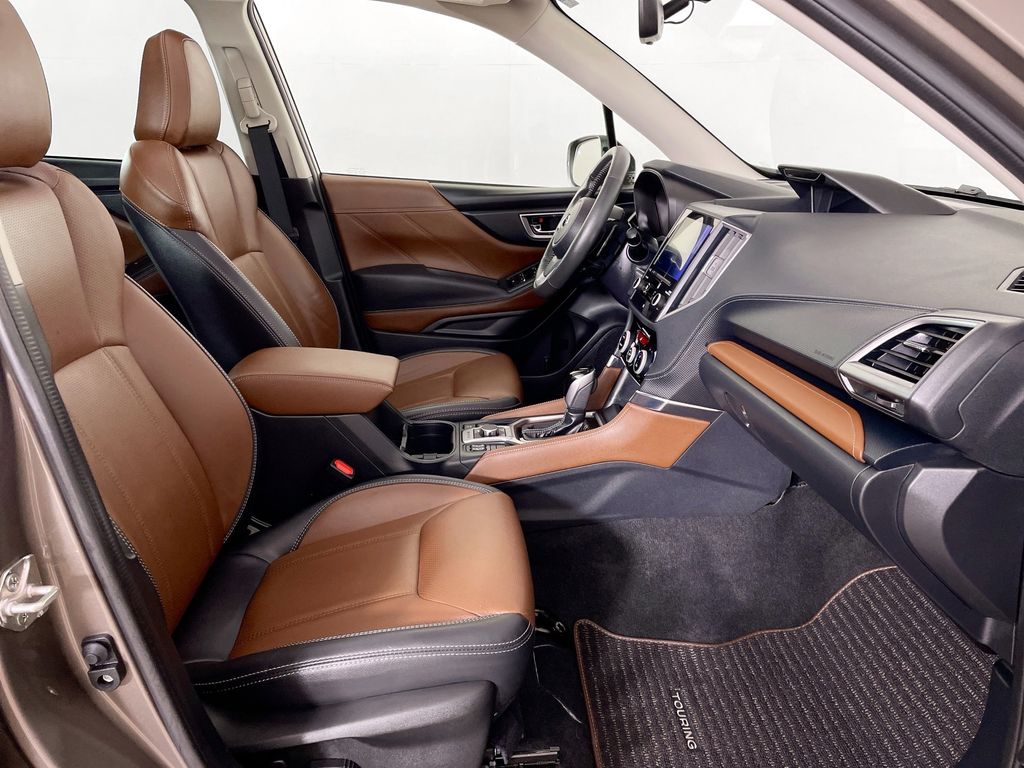 2022 Subaru Forester Touring photo 27