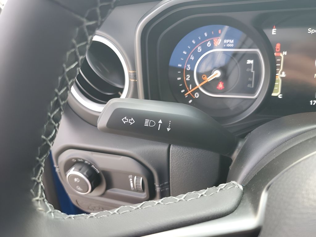 2025 Jeep Gladiator Sport photo 30