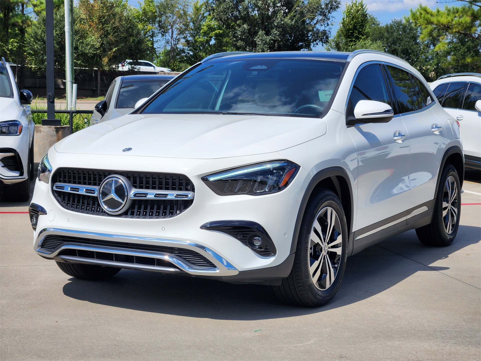 2025 Mercedes Benz GLA 250 photo 4