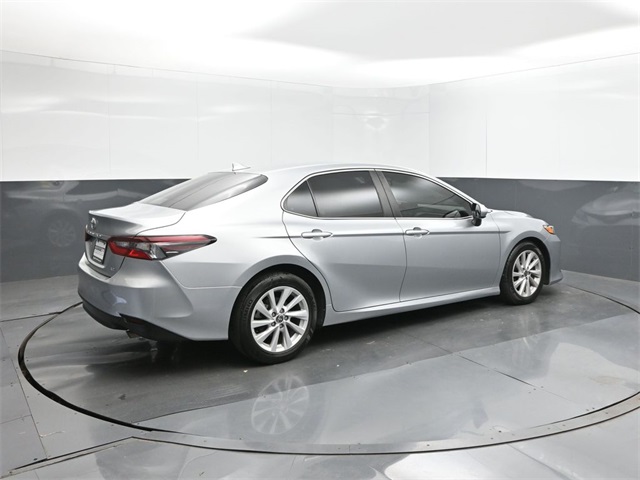 2023 Toyota Camry LE photo 12