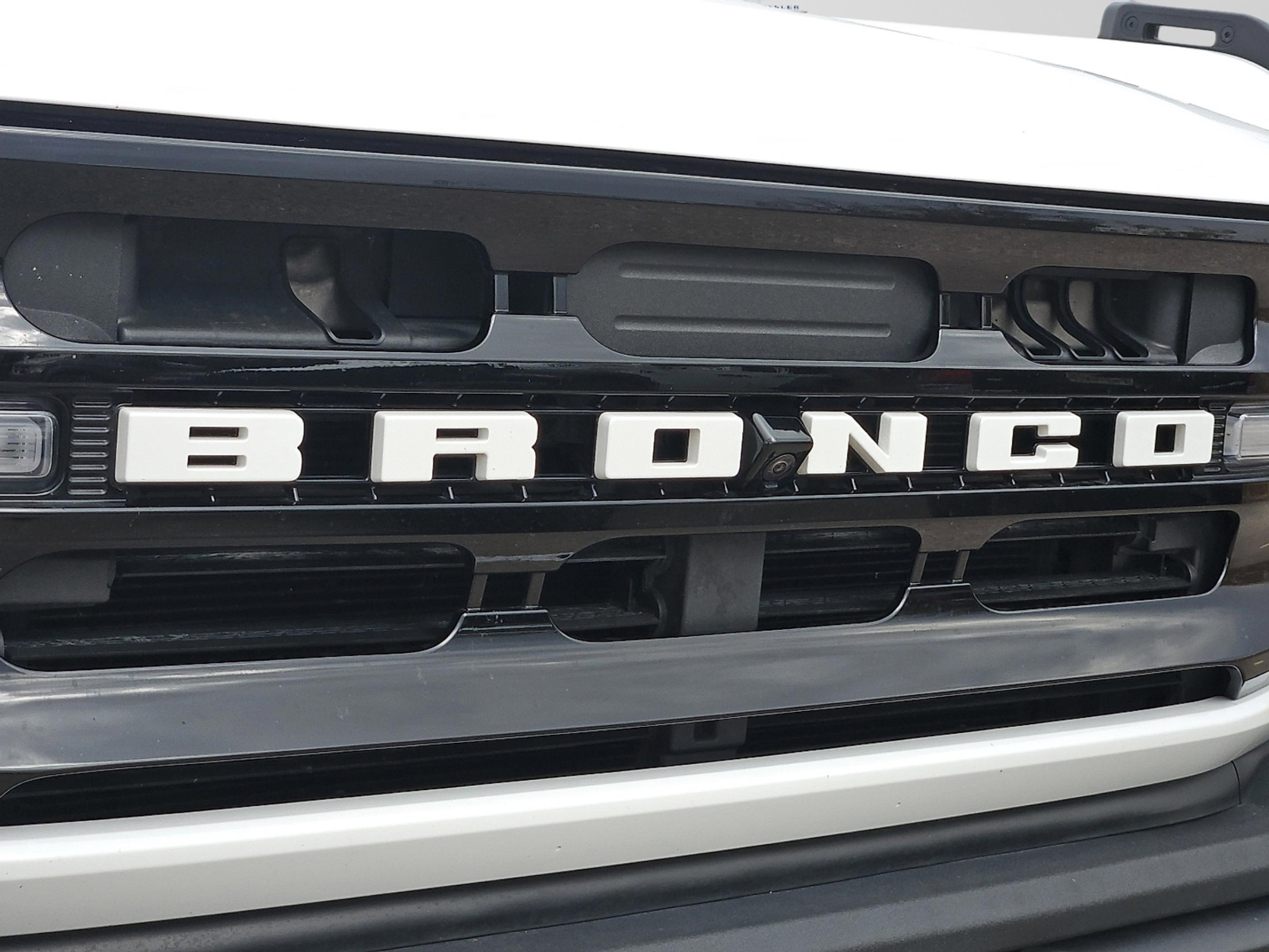 2022 Ford Bronco Outer Banks photo 6