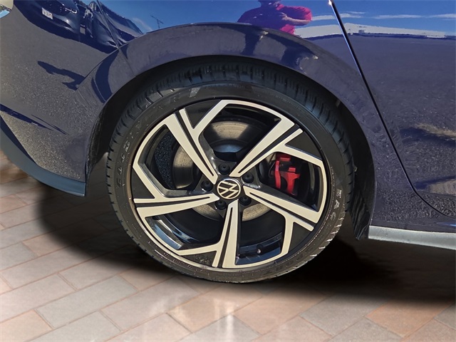 2024 Volkswagen Golf GTI SE photo 4
