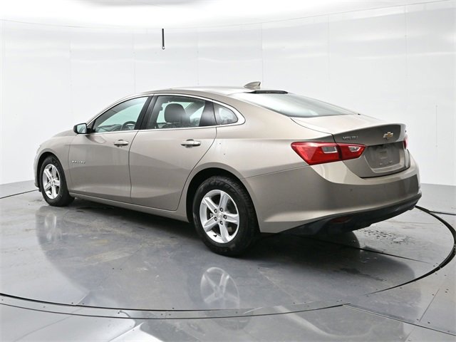 2024 Chevrolet Malibu 1LT photo 2