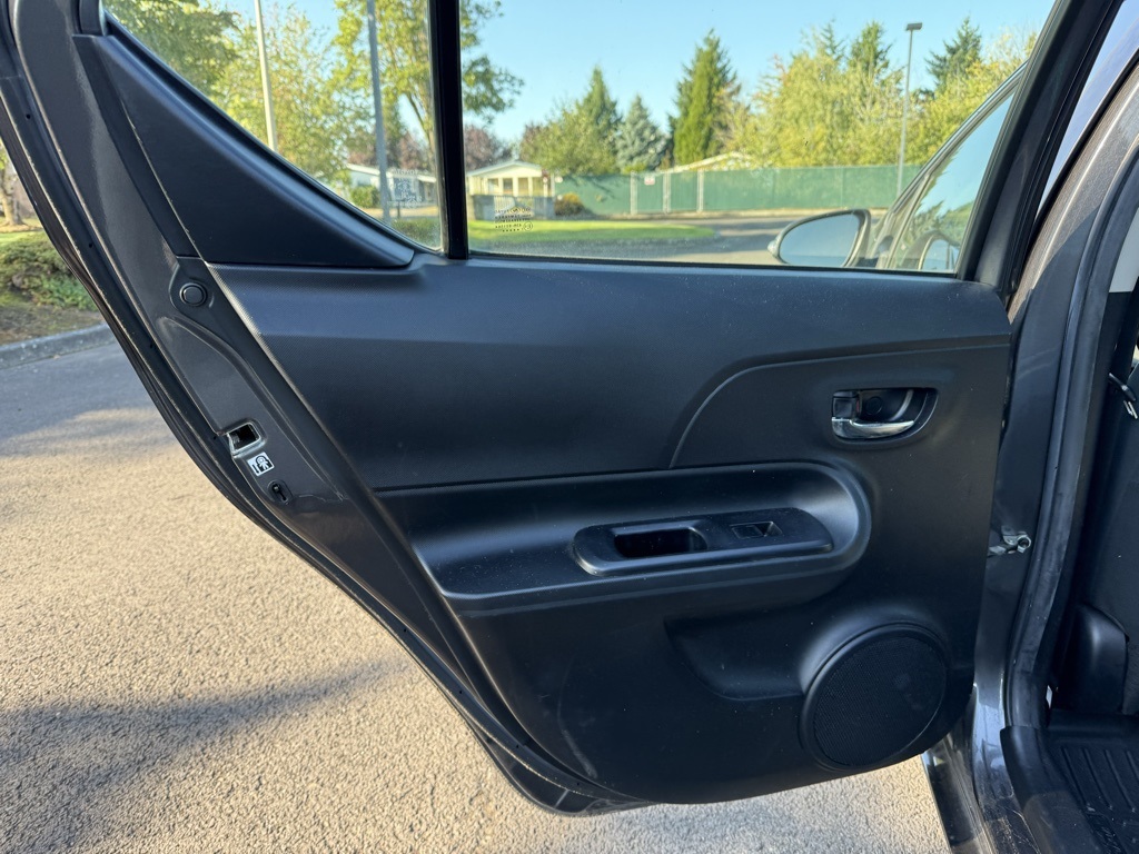 2015 Toyota Prius C Two photo 17