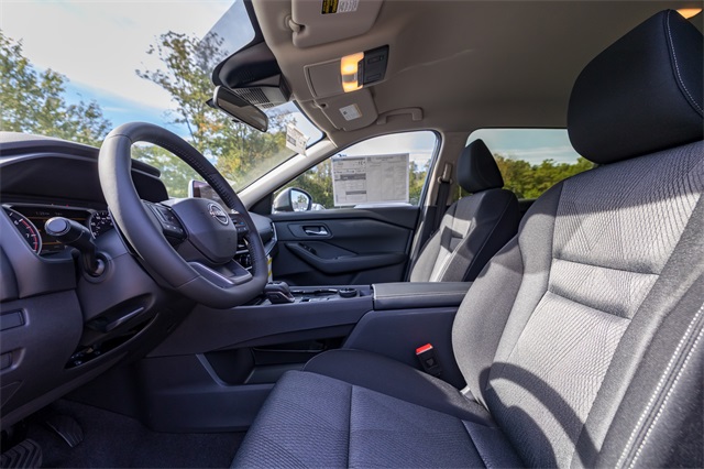 2026 Nissan Rogue SV photo 3