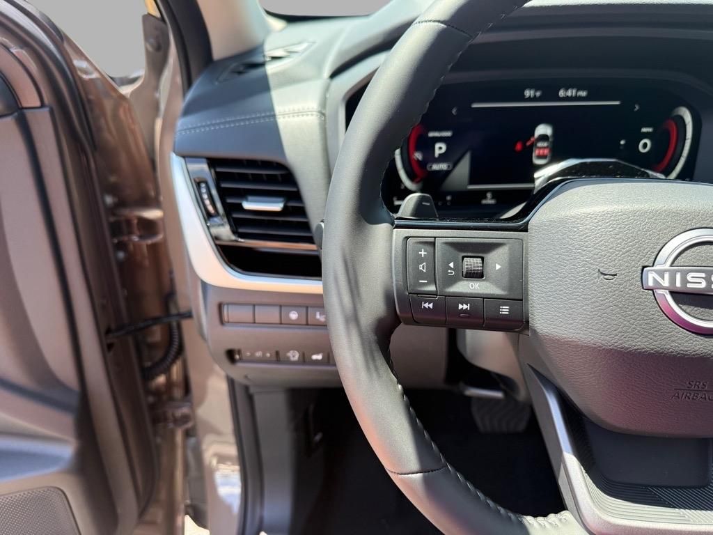 2025 Nissan Rogue SL photo 10