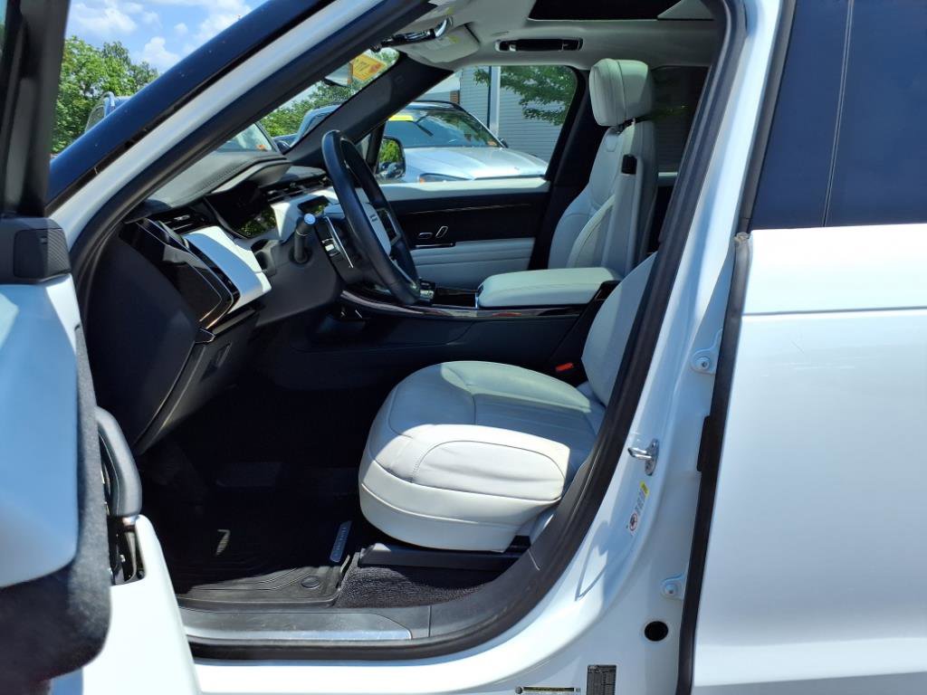 2023 Land Rover Range Rover Sport SE photo 10