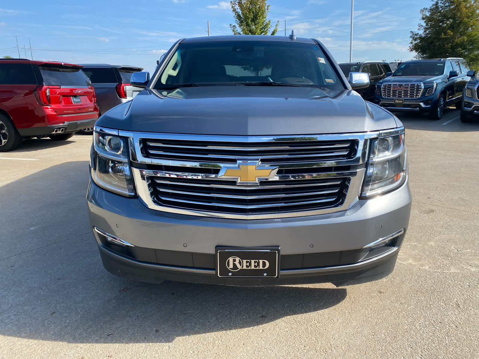 2019 Chevrolet Tahoe Premier photo 2